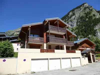 Vue générale sur la montagne ou vue sur la montagne depuis l'appartement