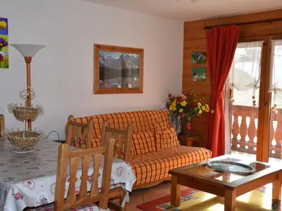 Coin salon dans l'établissement Appartement 3 pièces, 6 pers, proche pistes, Pralognan - FR-1-464-63