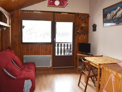 Télévision ou salle de divertissement dans l'établissement Studio à Pralognan avec balcon ensoleillé pour 4 personnes - FR-1-464-69