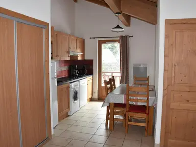 Cuisine ou kitchenette dans l'établissement Appartement au dernier étage avec 2 balcons, proche téléphérique - FR-1-464-87