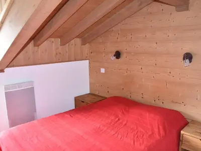 Un ou plusieurs lits dans un hébergement de l'établissement Appartement au dernier étage avec 2 balcons, proche téléphérique - FR-1-464-87