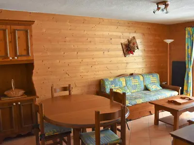 Coin salon dans l'établissement Appartement 3 Pièces, Rez-de-Jardin, Parking - FR-1-464-85