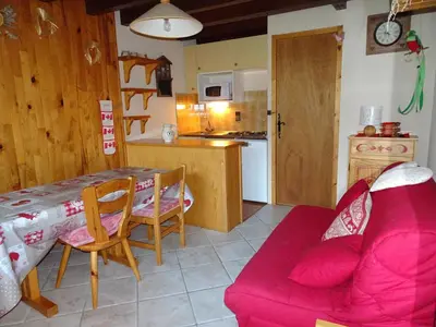 Cuisine ou kitchenette dans l'établissement Duplex lumineux près des pistes, parking couvert, 4 pers. - FR-1-464-95
