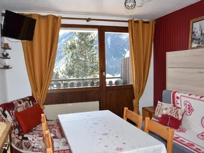 Un ou plusieurs lits dans un hébergement de l'établissement Studio 4 pers, 20m des pistes, calme été, proche centre - FR-1-464-101