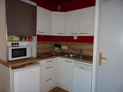 Cuisine ou kitchenette dans l'établissement Studio ensoleillé, 4 pers, terrasse - FR-1-464-115