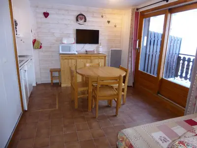 Cuisine ou kitchenette dans l'établissement Confort familial près des pistes, calme en été, à Pralognan-la-Vanoise - FR-1-464-119