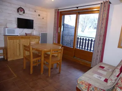 Cuisine ou kitchenette dans l'établissement Confort familial près des pistes, calme en été, à Pralognan-la-Vanoise - FR-1-464-119
