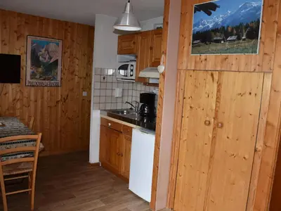 Cuisine ou kitchenette dans l'établissement Studio cosy près des commerces, balcon sud - FR-1-464-122