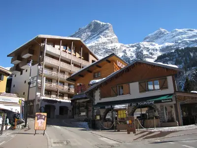Vue générale sur la montagne ou vue sur la montagne depuis l'appartement