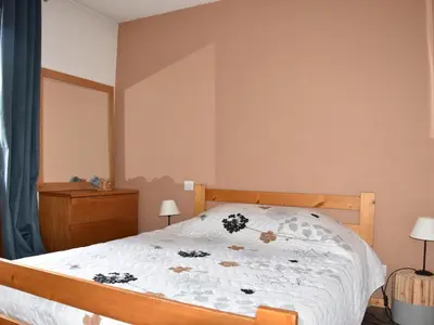 Un ou plusieurs lits dans un hébergement de l'établissement À louer : Appartement centre, 3 pièces, idéal famille - FR-1-464-126