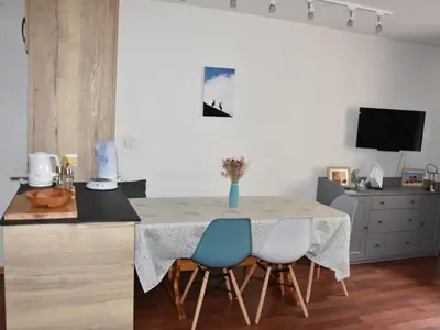 Télévision ou salle de divertissement dans l'établissement À louer : Appartement centre, 3 pièces, idéal famille - FR-1-464-126