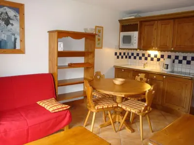 Cuisine ou kitchenette dans l'établissement Appartement style montagne, 3 pièces pour 4 personnes - FR-1-464-127