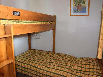 Un ou plusieurs lits dans un hébergement de l'établissement Appartement style montagne, 3 pièces pour 4 personnes - FR-1-464-127