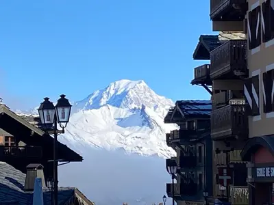 Vue générale sur la montagne ou vue sur la montagne depuis l'appartement