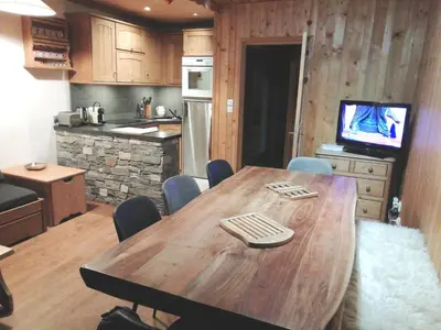 Cuisine ou kitchenette dans l'établissement Appartement au lac ski aux pieds