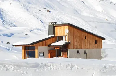 L'établissement Chalet Reymond Pre du lac en hiver