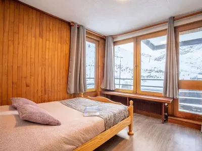 Un ou plusieurs lits dans un hébergement de l'établissement Apartment Le Grand Tichot A et B - Val Claret-2 by Interhome