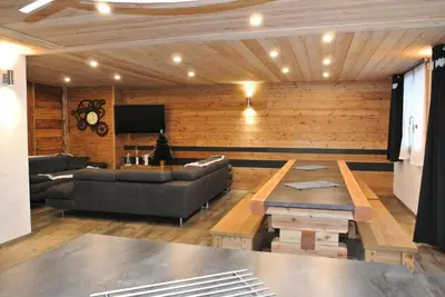 Télévision ou salle de divertissement dans l'établissement Maison 7 pièces 12 personnes centre station proche pistes - 7 Pièces 12 personnes MAE-4741