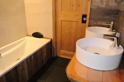 Salle de bains dans l'établissement Maison 7 pièces 12 personnes centre station proche pistes - 7 Pièces 12 personnes MAE-4741