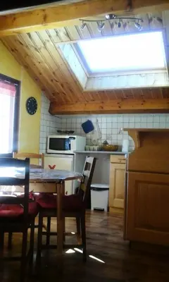 Cuisine ou kitchenette dans l'établissement Appartement 3 pièces 5 personnes chaleureux avec vue montagne - 3 Pièces 5 personnes MAE-7735