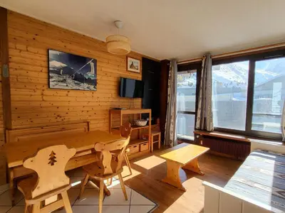 Télévision ou salle de divertissement dans l'établissement Appartement 2 pièces, vue montagne à Tignes - FR-1-449-170