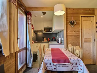 Cuisine ou kitchenette dans l'établissement Studio-cabine rénové, 4 pers, sur les pistes, Belle Plagne - FR-1-455-141