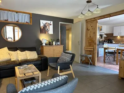 Coin salon dans l'établissement Chalet Barmaz