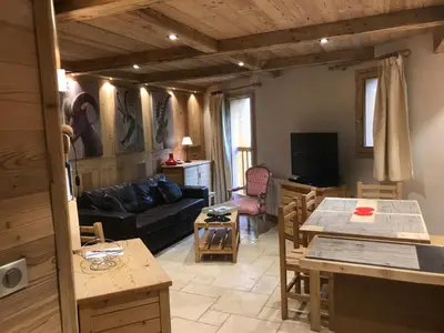 Télévision ou salle de divertissement dans l'établissement Chalet Barmaz