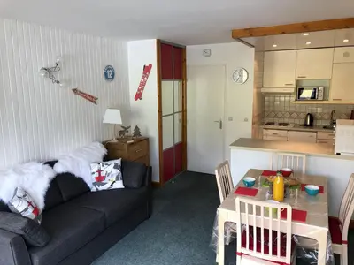 Cuisine ou kitchenette dans l'établissement Studio 3 Étoiles avec Balcon Sud/Ouest - WIFI Gratuit - FR-1-449-165