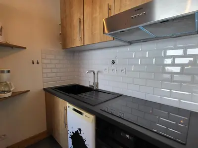 Cuisine ou kitchenette dans l'établissement Studio confortable avec Wifi proche des pistes à Tignes - FR-1-449-52