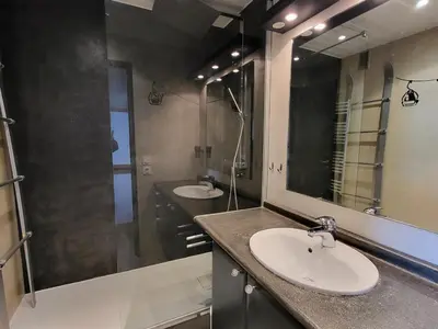 Salle de bains dans l'établissement Studio confortable avec Wifi proche des pistes à Tignes - FR-1-449-52