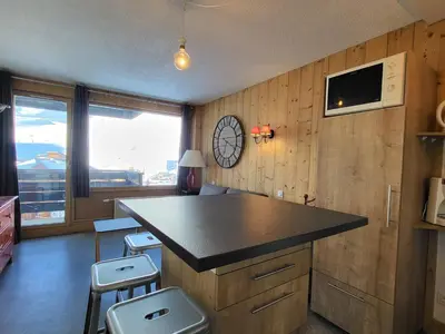 Cuisine ou kitchenette dans l'établissement Studio confortable avec Wifi proche des pistes à Tignes - FR-1-449-52