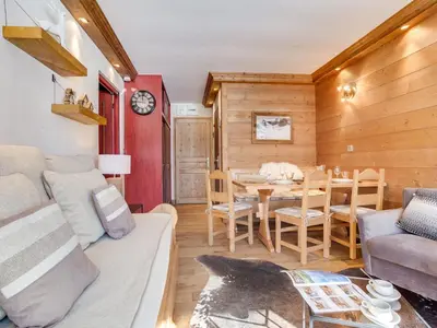 Coin salon dans l'établissement Apartment Le Prariond - Val Claret-10 by Interhome