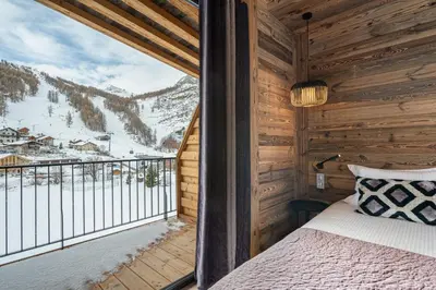 Vue générale sur la montagne ou vue sur la montagne depuis l'appartement