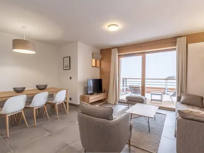 Coin salon dans l'établissement Appart 3 ch. moderne Les Arcs 1800, 8 pers., accès détente - FR-1-352-48
