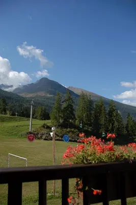 Vue générale sur la montagne ou vue sur la montagne depuis l'appartement