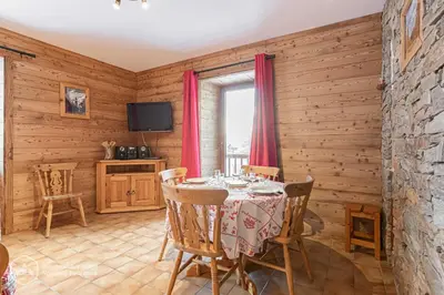 Cuisine ou kitchenette dans l'établissement 153 Rue des Rochers