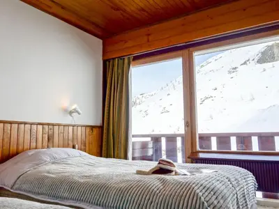 Un ou plusieurs lits dans un hébergement de l'établissement Apartment La Grande Casse - Lavachet-3 by Interhome