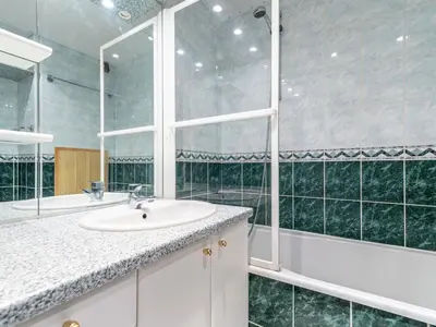 Salle de bains dans l'établissement Apartment Le Prariond - Val Claret-4 by Interhome