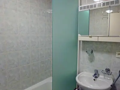 Salle de bains dans l'établissement Studio Le 2100 A et B - Lavachet-8 by Interhome