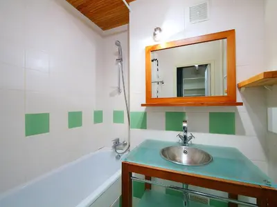 Salle de bains dans l'établissement Apartment Le 2100 A et B - Lavachet-9 by Interhome