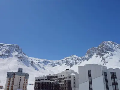 Vue générale sur la montagne ou vue sur la montagne depuis l'appartement