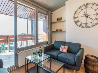 Coin salon dans l'établissement Apartment Le Curling A - Val Claret-9 by Interhome