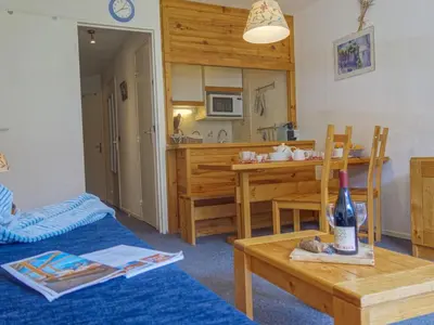 Cuisine ou kitchenette dans l'établissement Apartment Les Tommeuses - Val Claret-19 by Interhome