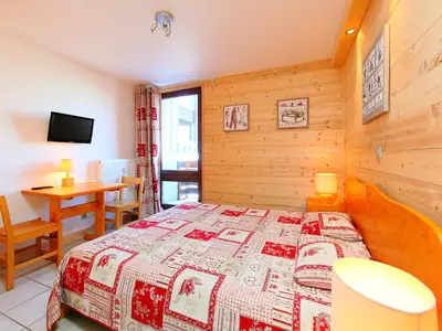 Un ou plusieurs lits dans un hébergement de l'établissement Apartment Le Grand Tichot A et B - Val Claret-9 by Interhome