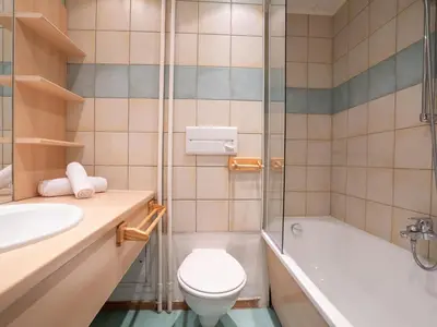 Salle de bains dans l'établissement Apartment Grandes Platières II-12 by Interhome