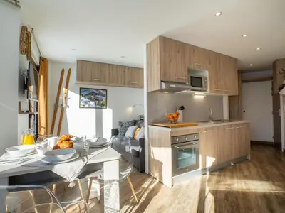 Cuisine ou kitchenette dans l'établissement Apartment Les Tufs - Val Claret-5 by Interhome