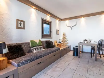 Coin salon dans l'établissement Apartment Plein Soleil - Val Claret-3 by Interhome