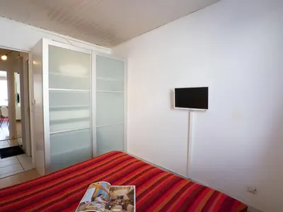 Télévision ou salle de divertissement dans l'établissement Apartment Neige d'or - Val Claret-2 by Interhome