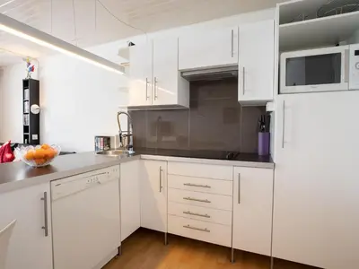 Cuisine ou kitchenette dans l'établissement Apartment Neige d'or - Val Claret-2 by Interhome